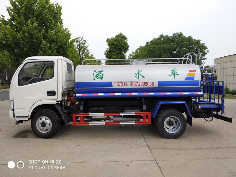 东风5吨洒水车图片 东风5吨洒水车图片