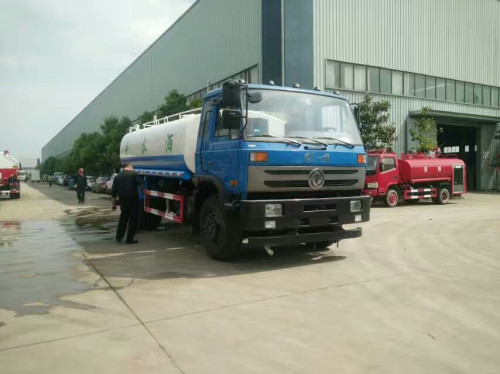 环卫用户都选购东风145型12洒水车 环卫用户都选购东风145型12洒水车