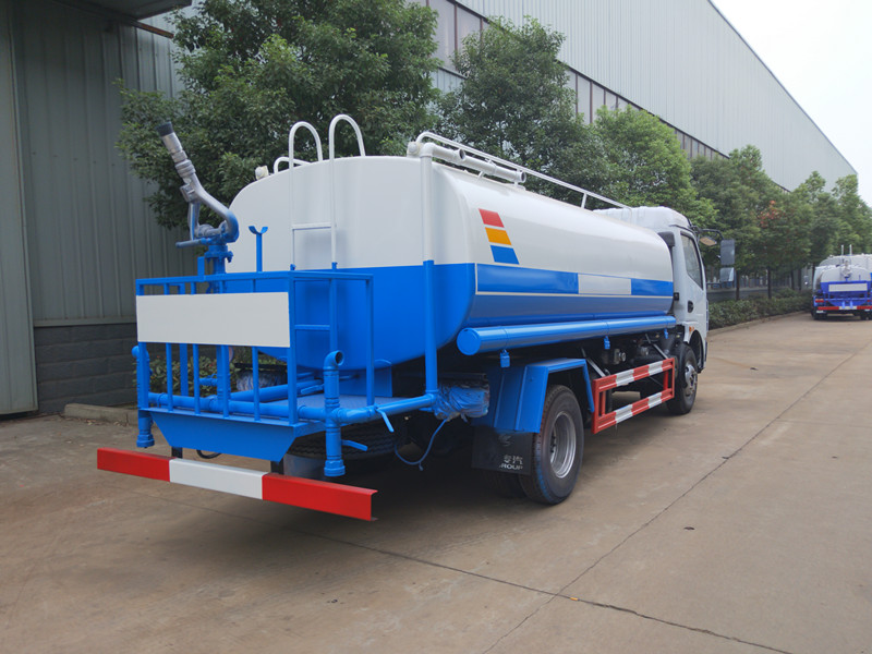 环卫洒水车图片 环卫洒水车图片