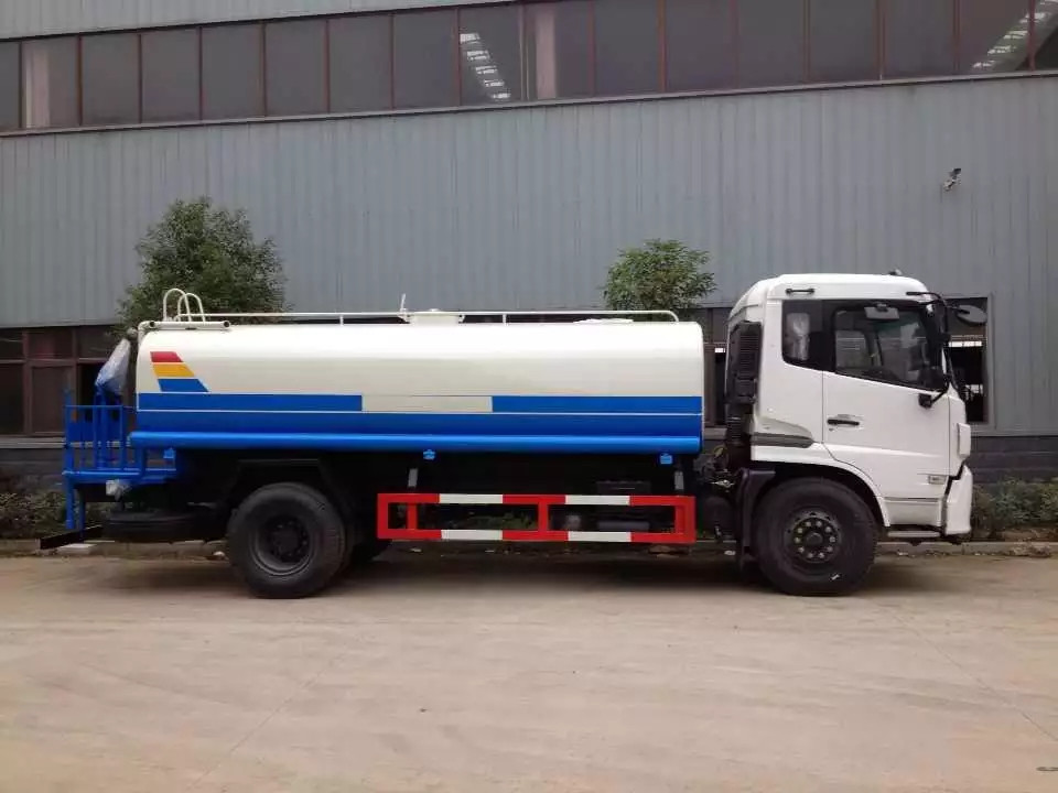 东风洒水车 东风洒水车