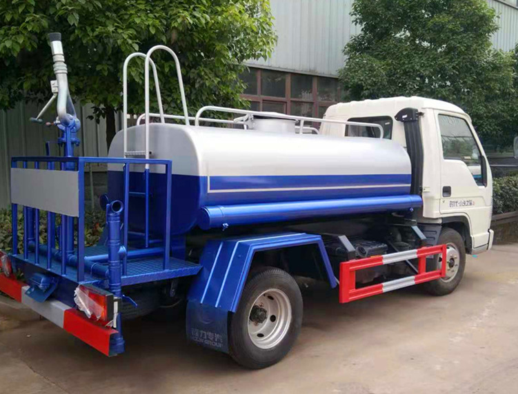 小型洒水车 小型洒水车