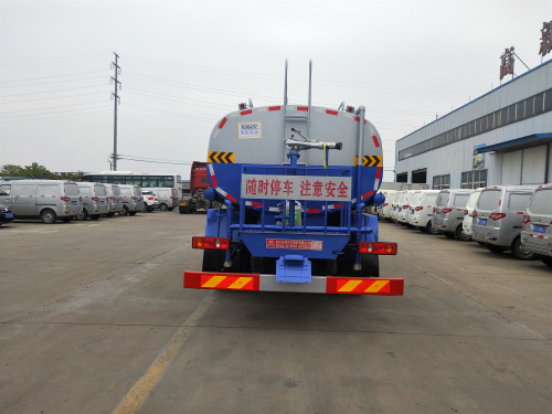 多功能洒水车 多功能洒水车