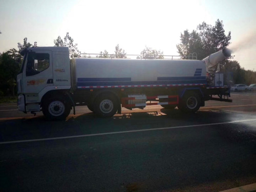 东风柳气前四后四洒水喷雾车 东风柳气前四后四洒水喷雾车