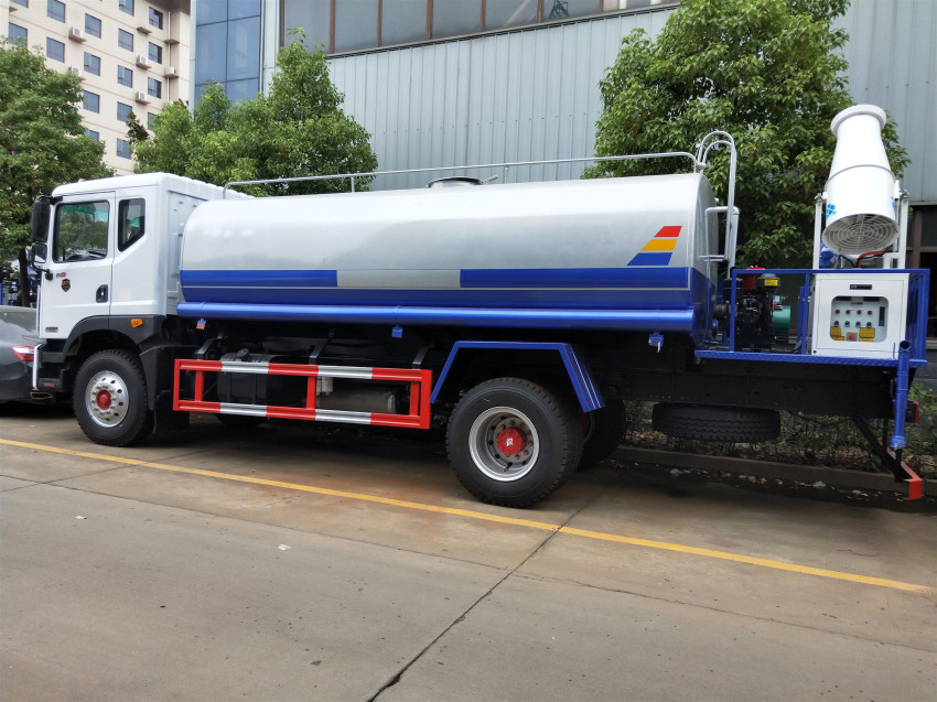 洒水车制造厂家 洒水车制造厂家