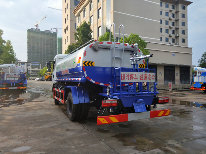 东风D913洒水车 东风D913洒水车