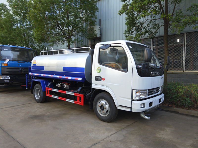 东风多利卡洒水车︱5吨洒水车-5方洒水车厂家报价-湖北程力 东风多利卡洒水车︱5吨洒水车-5方洒水车厂家报价-湖北程力