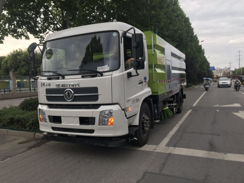 ¶«·çÌì½õ¸ß¶Ëϴɨ³µ ¶«·çÌì½õ¸ß¶Ëϴɨ³µ