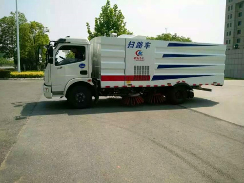 道路清扫车图片 道路清扫车图片