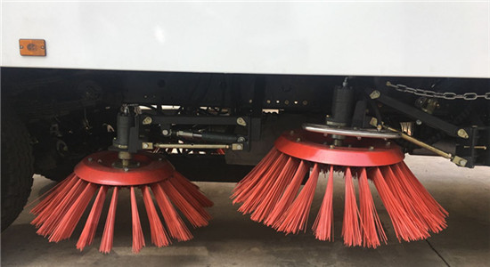 清扫车的日常维护 清扫车的日常维护