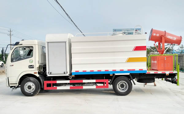 喷雾式洒水车 喷雾式洒水车