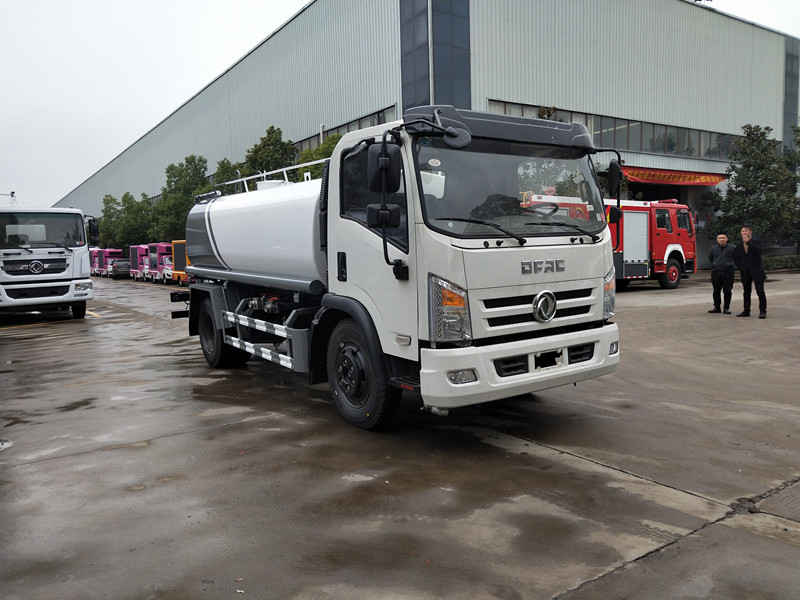 东风多利卡4方洒水车-4吨洒水车价格报价 东风多利卡4方洒水车-4吨洒水车价格报价