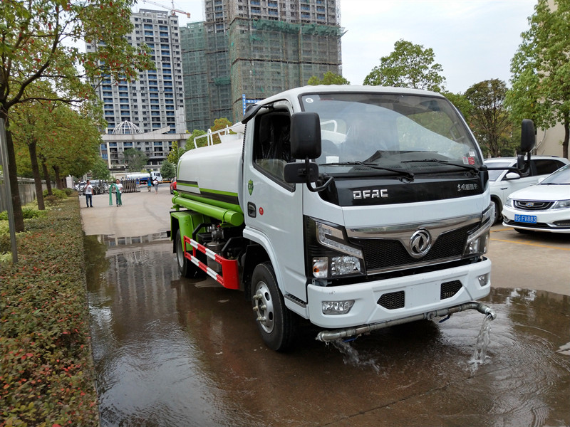 东风小多利卡5吨洒水车 东风小多利卡5吨洒水车