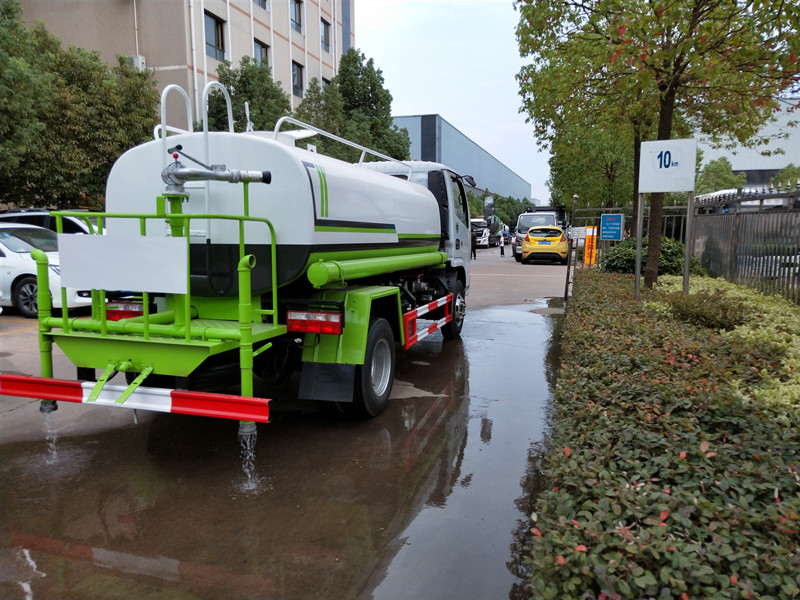 东风小多利卡5吨洒水车 东风小多利卡5吨洒水车