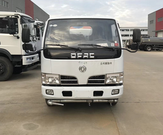 ¶«·ç5¶ÖÉÏÀ¶ÅÆÈ÷Ë®³µ ¶«·ç5¶ÖÉÏÀ¶ÅÆÈ÷Ë®³µ