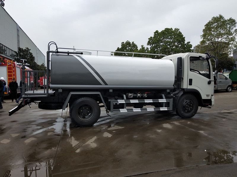 国六8方洒水车|东风国六洒水车|湖北程力国六洒水车图片价格 国六8方洒水车|东风国六洒水车|湖北程力国六洒水车图片价格