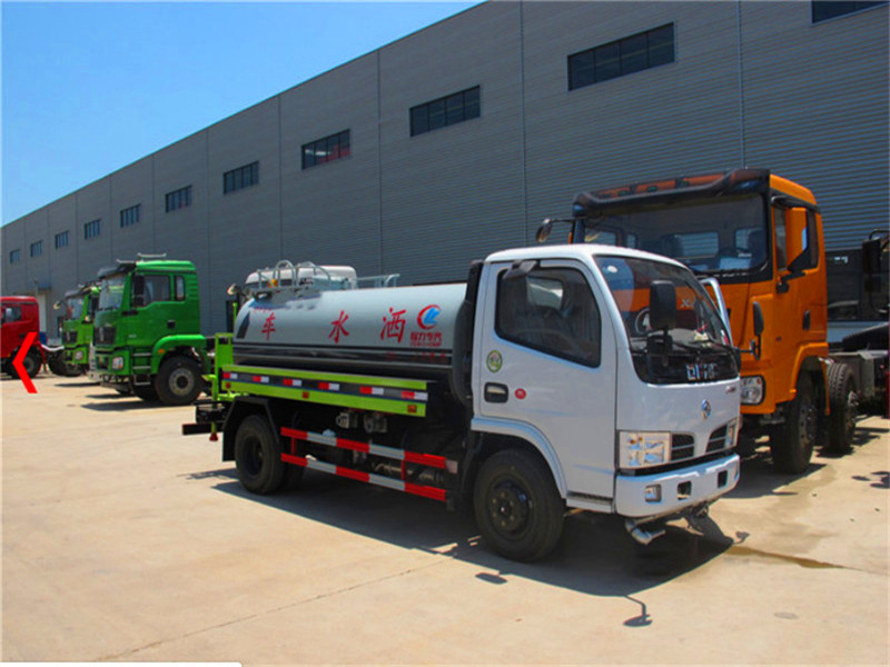 湖北程力5吨洒水车!昨天又一台5吨洒水车交付广东客户 湖北程力5吨洒水车!昨天又一台5吨洒水车交付广东客户