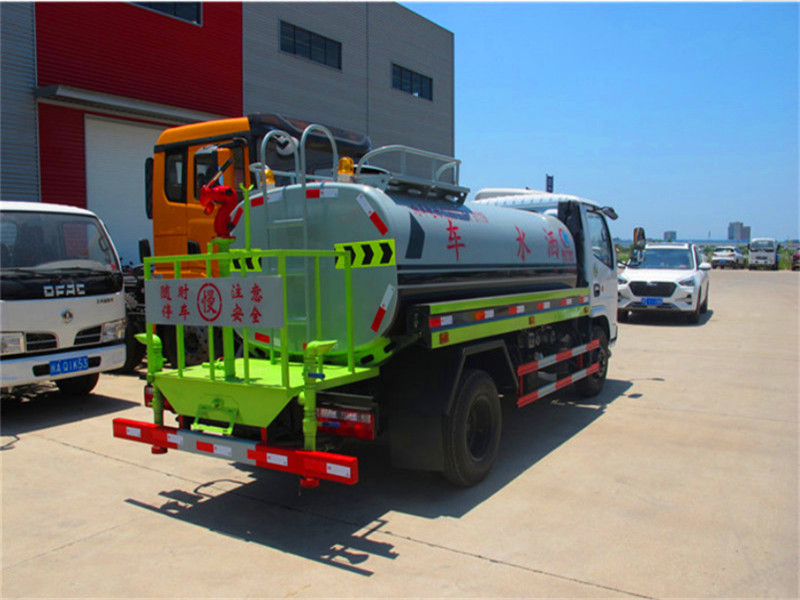东风多利卡洒水车 东风多利卡洒水车
