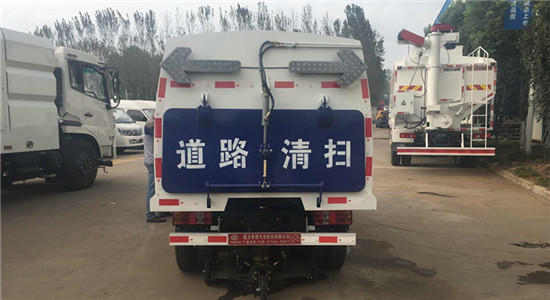 小型福田3吨扫路车多少钱一台 小型福田3吨扫路车多少钱一台