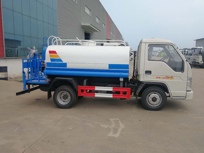 三方洒水车_蓝牌洒水车_洒水车和抑尘车_质量保证工厂报价 三方洒水车_蓝牌洒水车_洒水车和抑尘车_质量保证工厂报价