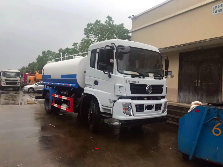 供应东风多利卡12吨洒水车-哪里买价格多少现车出售价格优惠 供应东风多利卡12吨洒水车-哪里买价格多少现车出售价格优惠