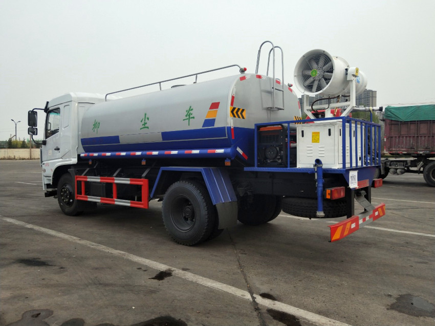 多功能洒水车 多功能洒水车
