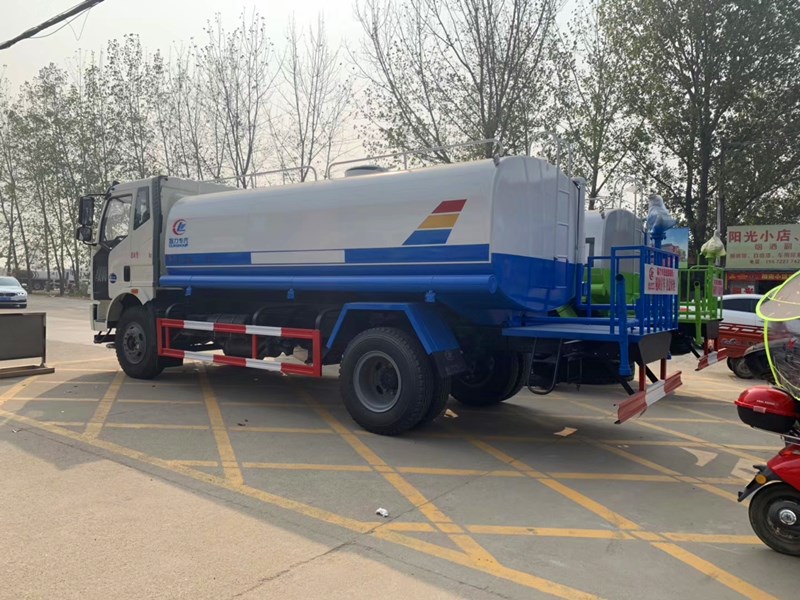 伴君长兴牌AAA5180GSSCA6型洒水车 伴君长兴牌AAA5180GSSCA6型洒水车