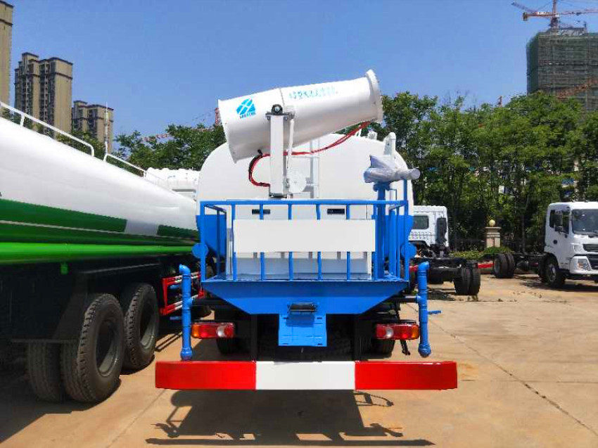 护栏清洗洒水车多少钱一辆-护栏清洗洒水车价格报价-程力集团 护栏清洗洒水车多少钱一辆-护栏清洗洒水车价格报价-程力集团