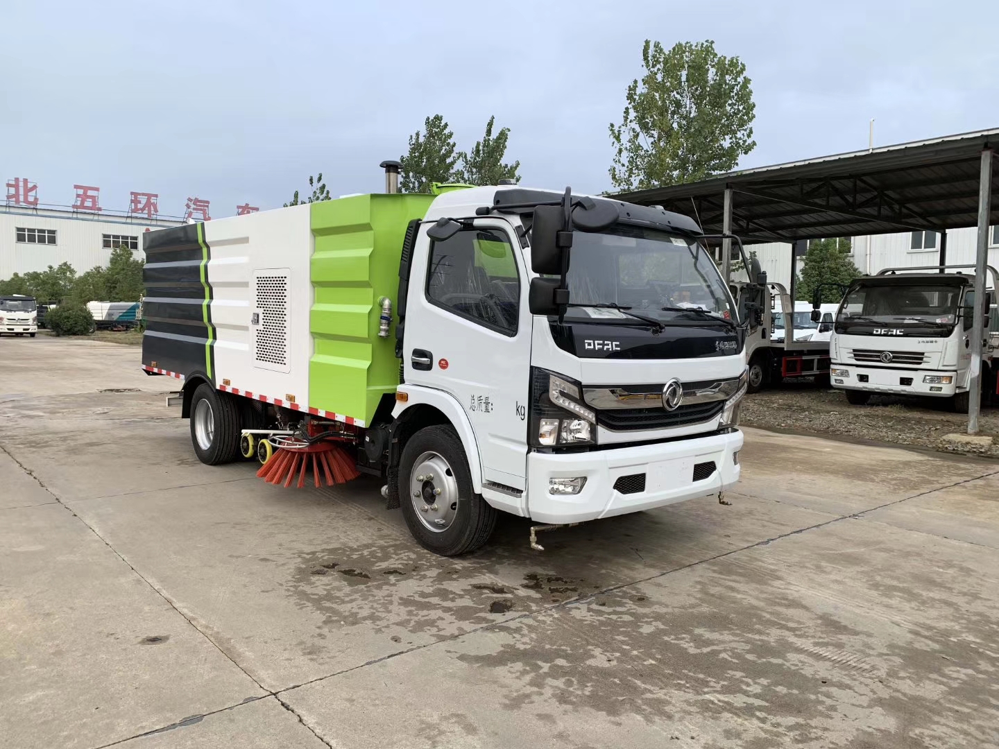 东风途逸国六小型扫路车道路清扫车 东风途逸国六小型扫路车道路清扫车