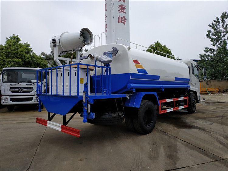 洒水车/洒水车价格/洒水车厂家/5吨洒水车 联系电话: 洒水车/洒水车价格/洒水车厂家/5吨洒水车 联系电话: