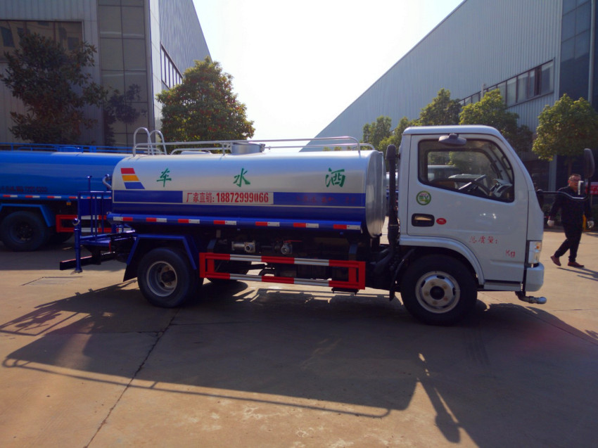 东风多利卡5吨蓝牌雾炮洒水车底盘配置-东风5吨洒水车价格报价 东风多利卡5吨蓝牌雾炮洒水车底盘配置-东风5吨洒水车价格报价