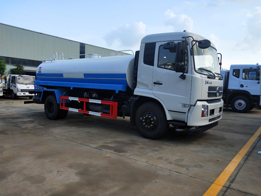 雾炮除尘洒水车厂家 洒水车多少钱一辆-东风洒水车厂家直销 雾炮除尘洒水车厂家 洒水车多少钱一辆-东风洒水车厂家直销