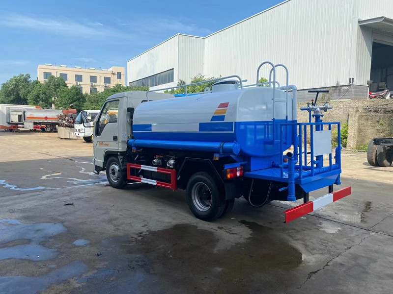 3吨洒水车 3吨洒水车