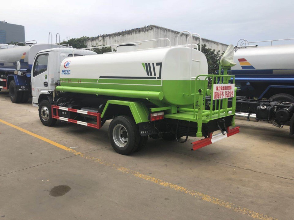 5吨东风洒水车 5吨东风洒水车