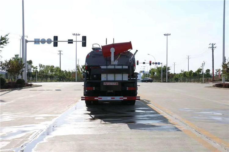 东风天龙18吨洒水车 东风天龙18吨洒水车