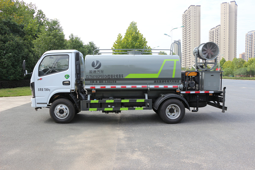 蓝牌洒水车 蓝牌洒水车