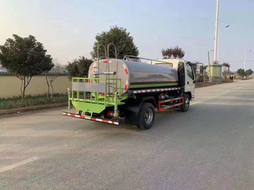 小型洒水车 小型洒水车