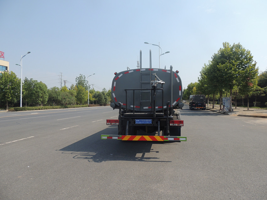 12方洒水车 12方洒水车