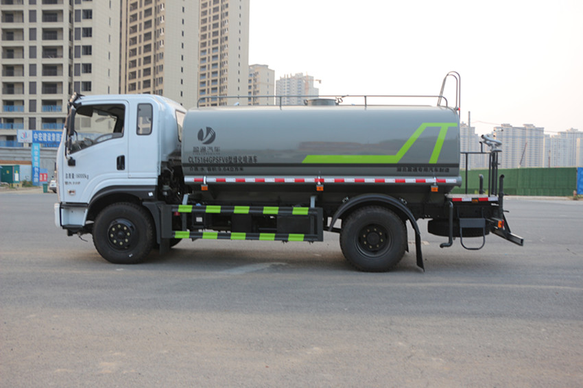 12方的洒水车 12方的洒水车