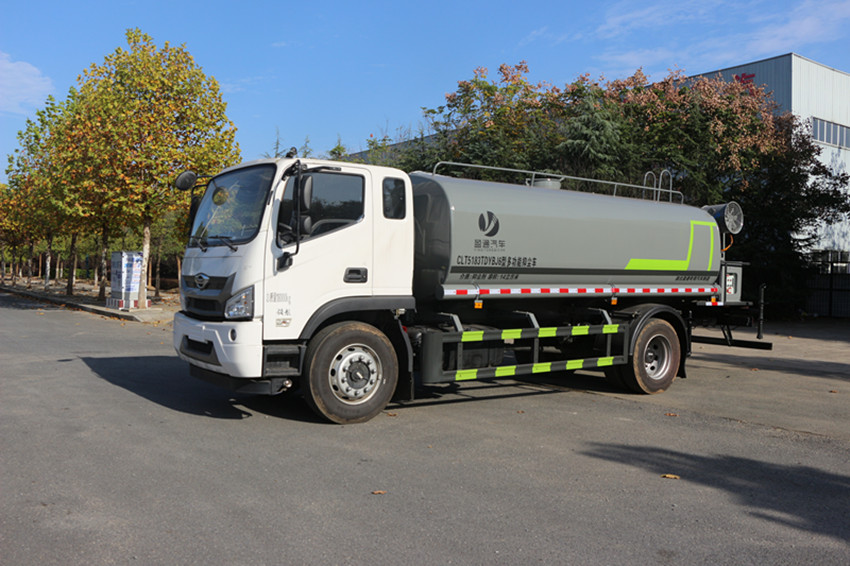 多功能洒水车 多功能洒水车