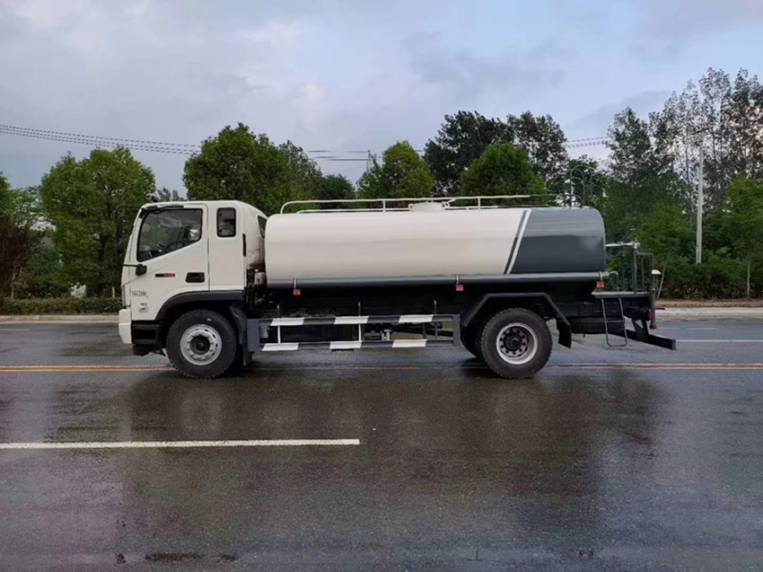 ÐÂÈ÷Ë®³µ ÐÂÈ÷Ë®³µ