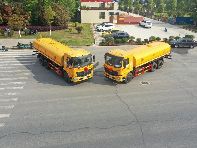 东风D3后双桥洒水车 -19吨洒水车价格报价-湖北盈通洒水车厂家直销 东风D3后双桥洒水车 -19吨洒水车价格报价-湖北盈通洒水车厂家直销